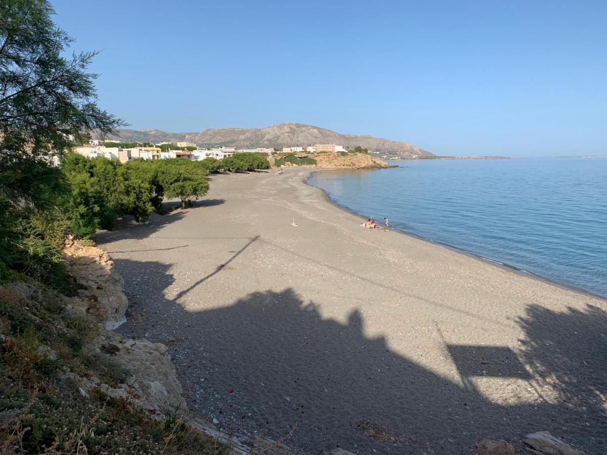 Blue Sea Villa&Apartments Makrýgialos Esterno foto