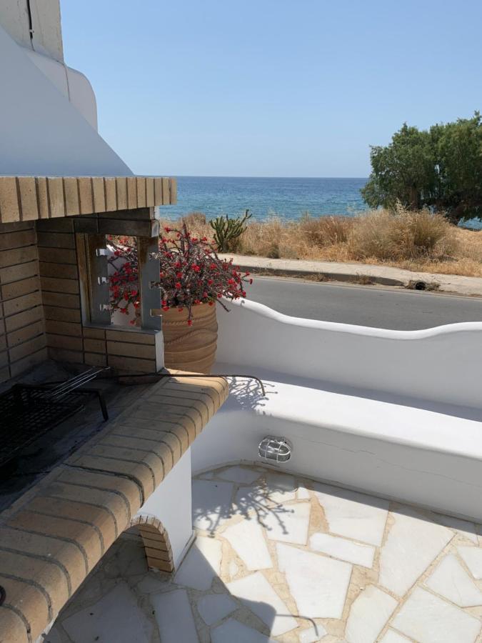 Blue Sea Villa&Apartments Makrýgialos Esterno foto