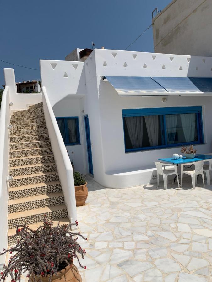 Blue Sea Villa&Apartments Makrýgialos Esterno foto