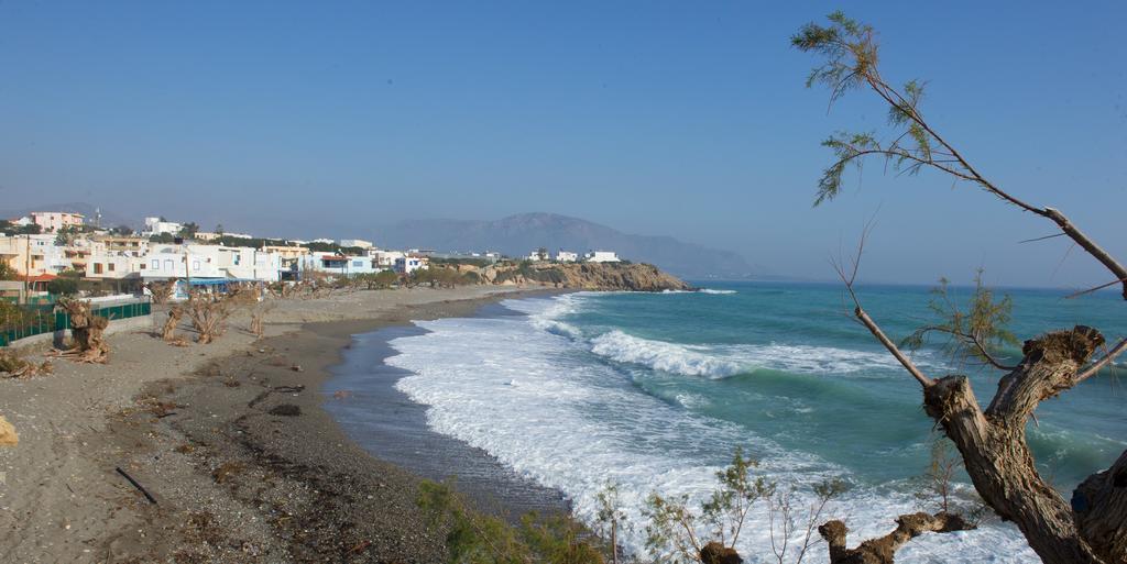 Blue Sea Villa&Apartments Makrýgialos Esterno foto